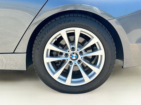 Used 2017 BMW 320i Sedan RWD image 31
