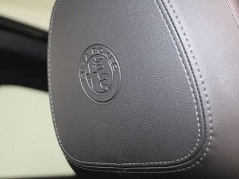 Used 2023 Alfa Romeo Stelvio Ti image 29