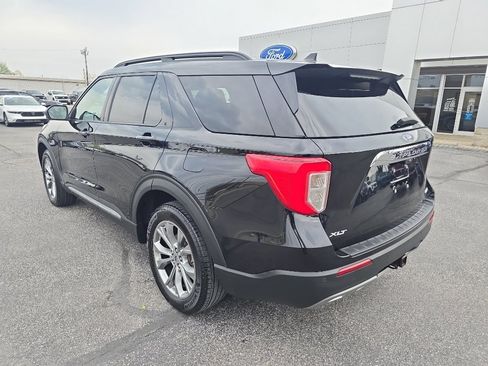 Used 2023 Ford Explorer XLT w/ Equipment Group 202A image 8