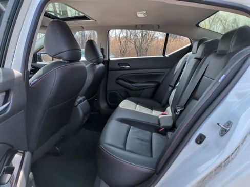 Used 2023 Nissan Altima 2.5 SR w/ SR Premium Package AWD/4WD image 10