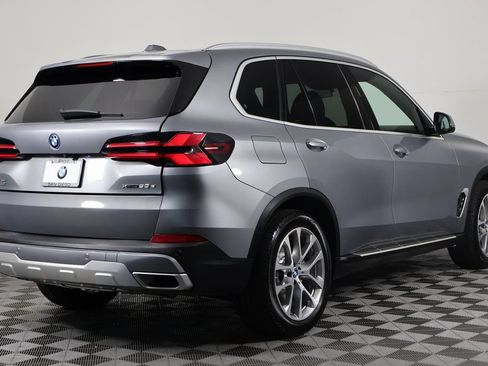 Used 2024 BMW X5 xDrive50e w/ Parking Assistance Package AWD/4WD image 4