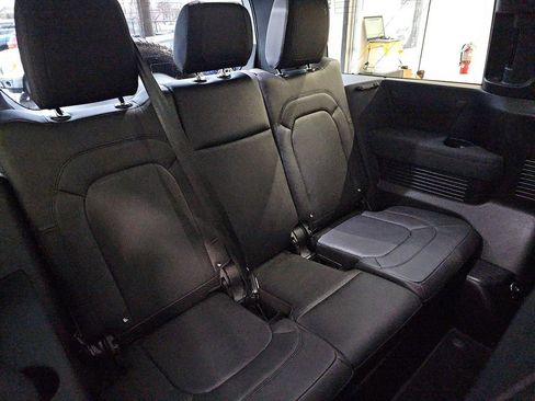 Used 2023 Land Rover Defender 130 S image 6