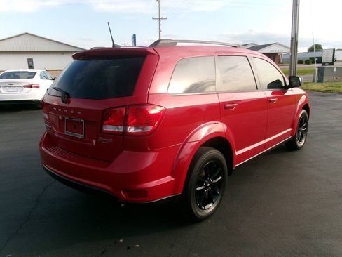 Used 2019 Dodge Journey SE FWD image 4