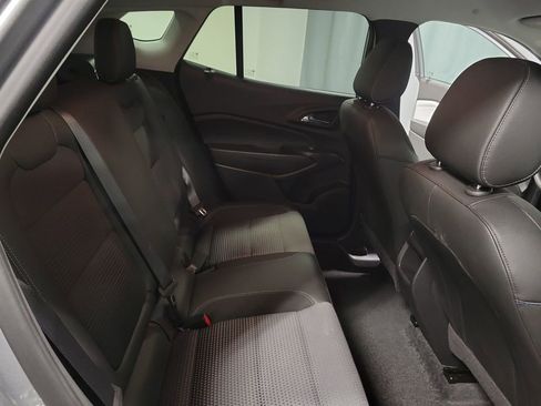 Used 2025 Chevrolet Trax LT image 21