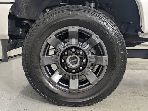 Used 2023 Ford F250 Lariat w/ Sport Appearance Package image 9