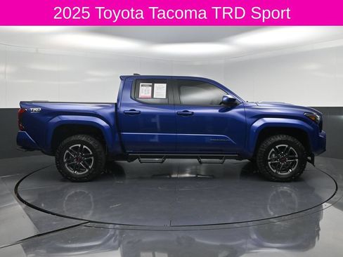 Used 2025 Toyota Tacoma TRD Sport AWD/4WD image 4