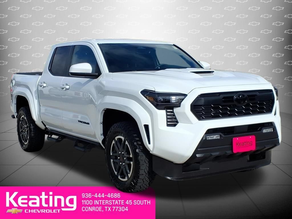 Used 2025 Toyota Tacoma TRD Sport AWD/4WD image 3