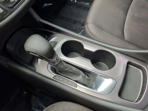 Used 2021 Chevrolet Malibu LS FWD image 18