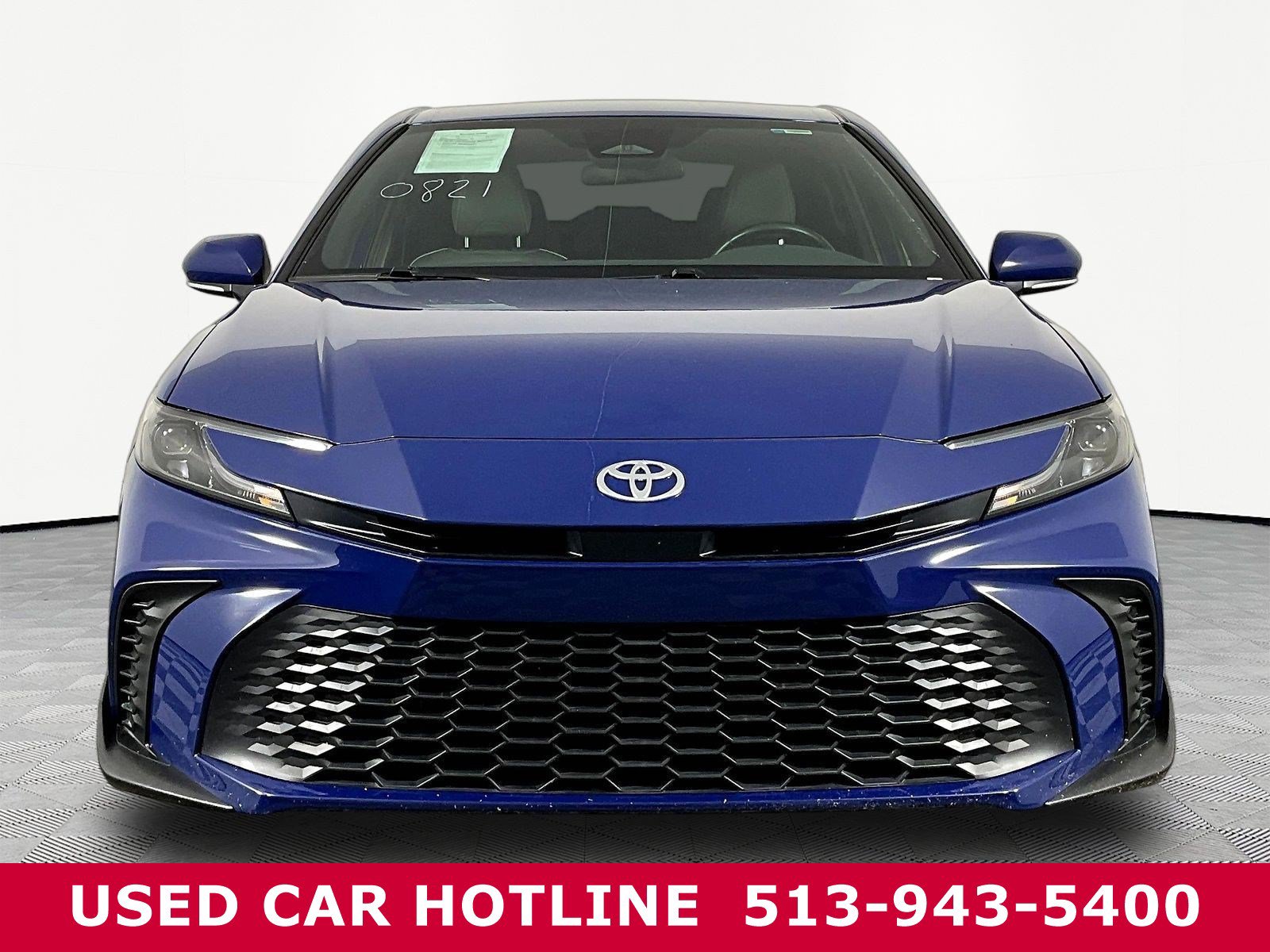 Used 2025 Toyota Camry SE FWD image 2