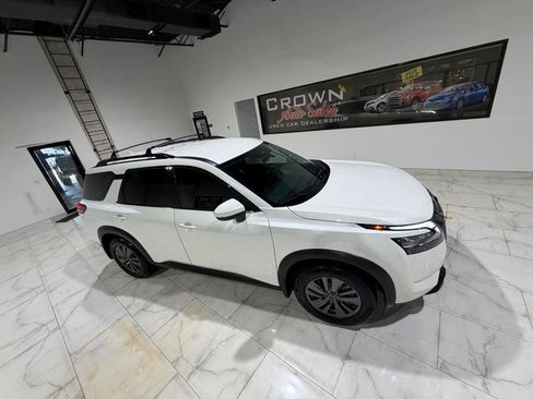 Used 2022 Nissan Pathfinder SV FWD image 6