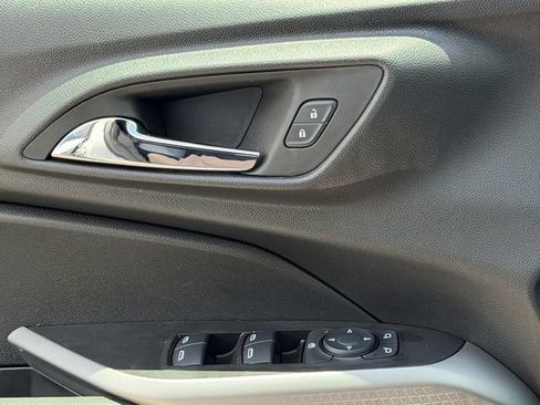 Used 2024 Chevrolet Trax RS FWD image 20