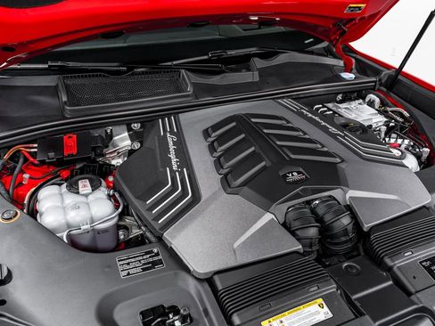 Used 2025 Lamborghini Urus SE AWD/4WD image 49