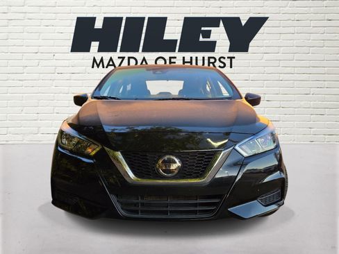 Used 2022 Nissan Versa SV w/ Trunk Package FWD image 2