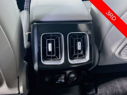 Certified 2023 Kia Sorento SX Prestige w/ Panoramic Sunroof Package AWD/4WD image 28