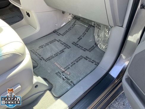 Used 2014 Toyota Sienna XLE image 68