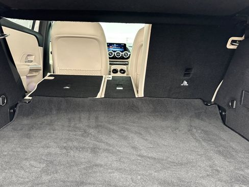 Used 2024 Mercedes-Benz GLA 250 4MATIC image 16