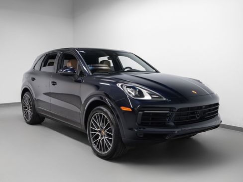 Certified 2023 Porsche Cayenne AWD/4WD image 10