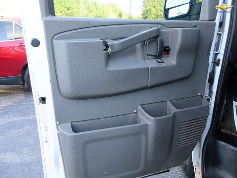 Used 2018 Chevrolet Express 3500 LT w/ LT Preferred Equipment Group image 10