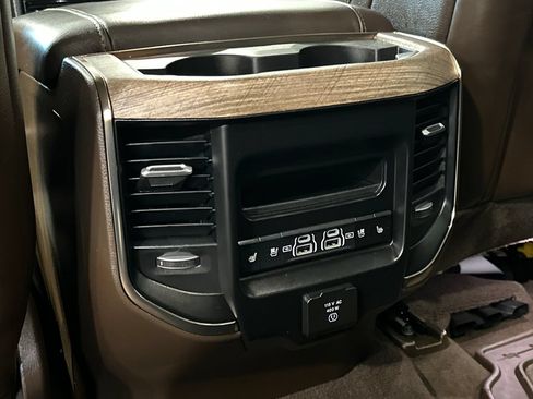 Used 2025 RAM 1500 Limited AWD/4WD image 31