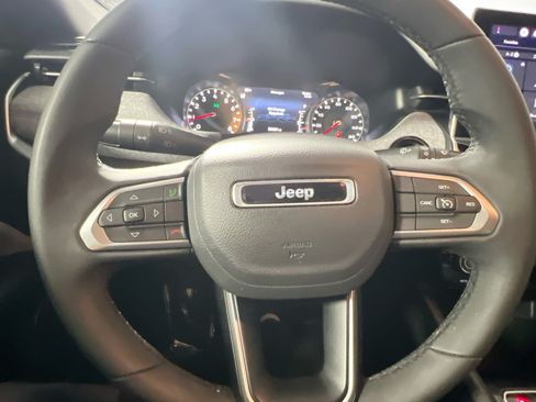 Used 2024 Jeep Compass Latitude AWD/4WD image 18