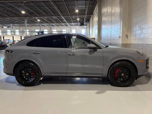 Used 2026 Porsche Cayenne S image 4