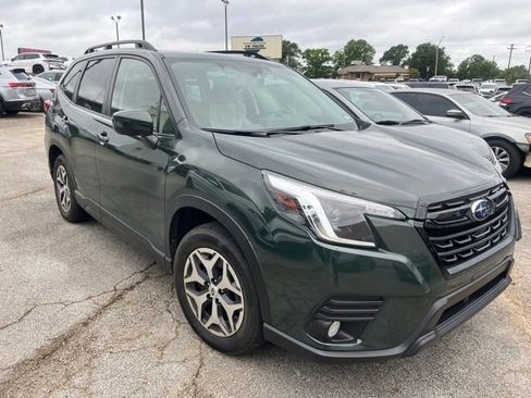 Used 2023 Subaru Forester Premium AWD/4WD image 1