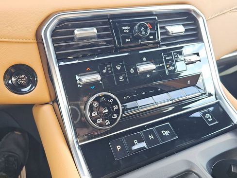 Used 2025 Nissan Armada SL w/ Captain's Chari Seat Package image 39