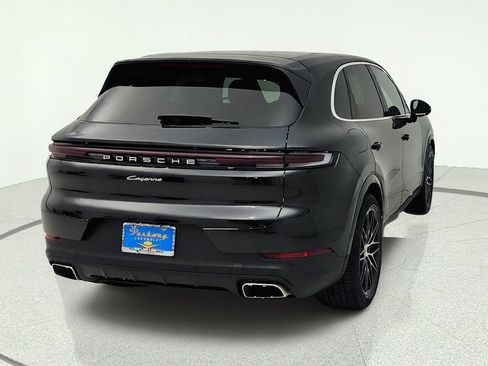 Used 2025 Porsche Cayenne AWD/4WD image 6