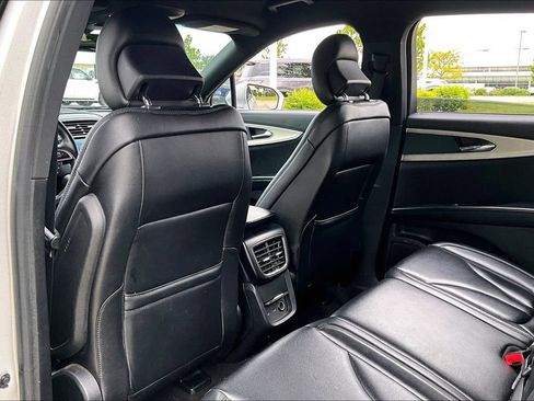 Used 2019 Lincoln Nautilus Premier AWD/4WD image 30