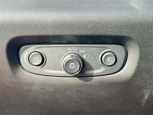 Used 2019 Chevrolet Traverse LT w/ LT Premium Package image 11