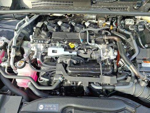 Used 2024 Toyota Prius XLE image 28