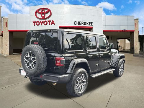 Used 2024 Jeep Wrangler Unlimited Sahara w/ Technology Group AWD/4WD image 6