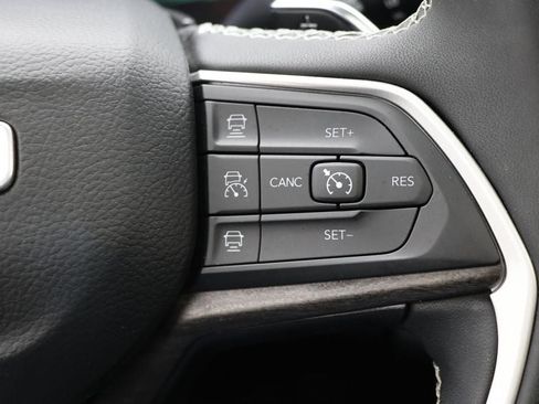 Used 2023 Jeep Grand Cherokee 4WD 4xe w/ Luxury Tech Group II image 21