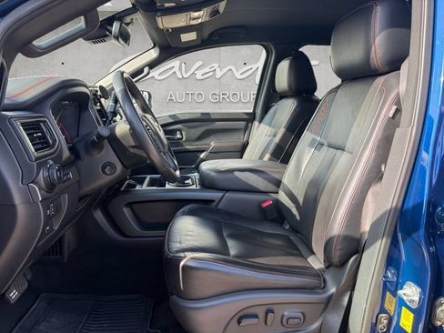 Used 2020 Nissan Titan PRO-4X w/ Pro-4x Convenience Package AWD/4WD image 19
