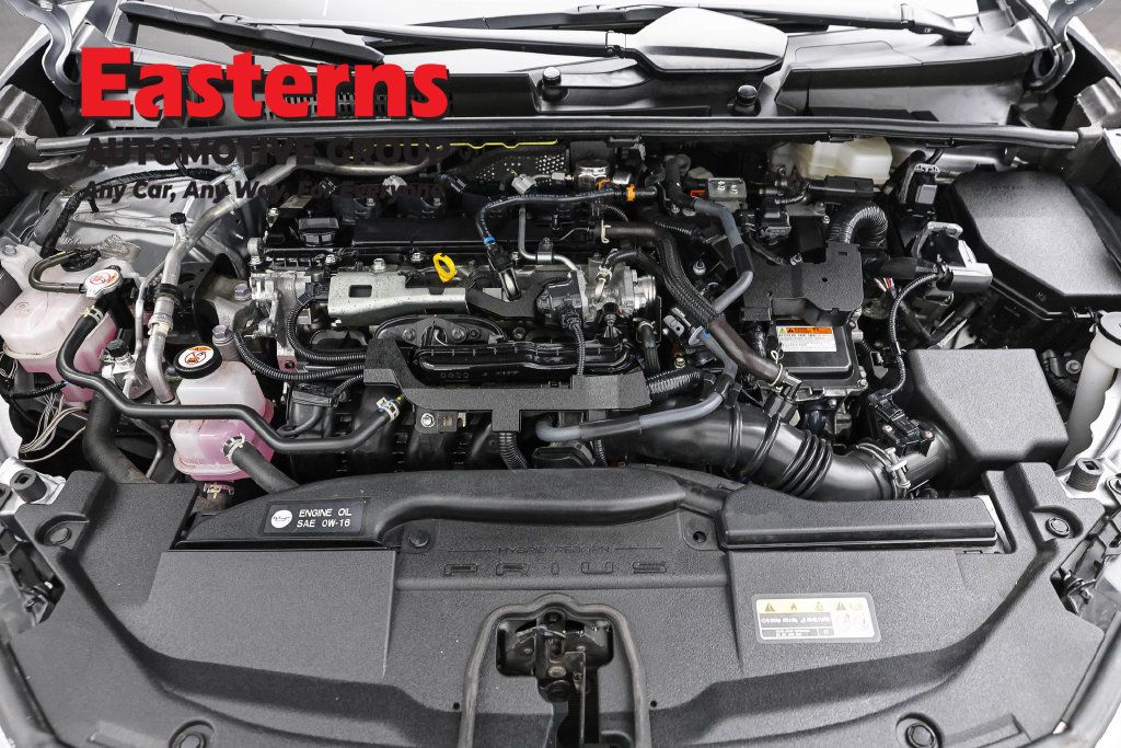 Used 2025 Toyota Prius LE FWD image 9
