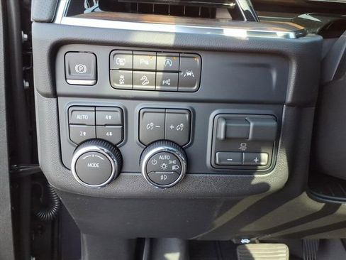 New 2026 Chevrolet Suburban High Country w/ Sun And Tow Package AWD/4WD image 12