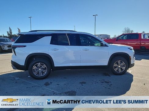 New 2026 Chevrolet Traverse LT w/ Driver Confidence Package image 8