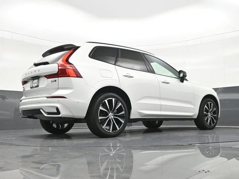 Used 2024 Volvo XC60 B5 Plus w/ Protection Package Premier AWD/4WD image 33
