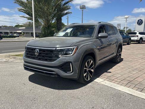New 2026 Volkswagen Atlas SEL Premium R-Line AWD/4WD image 2