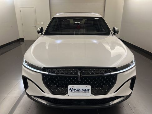 Used 2025 Lincoln Nautilus Premier w/ Equipment Group 102A image 2