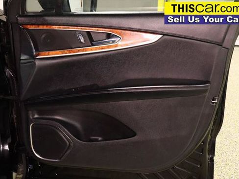 Used 2018 Lincoln MKX Reserve FWD image 32