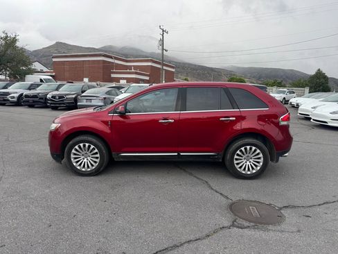 Used 2013 Lincoln MKX AWD image 2