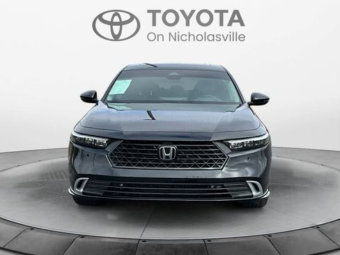 Used 2024 Honda Accord Touring image 9