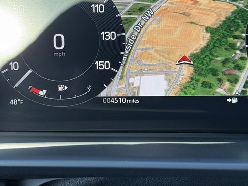 Certified 2025 Land Rover Discovery Dynamic SE image 32