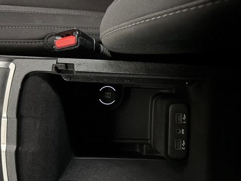 Used 2019 Dodge Charger SXT image 18