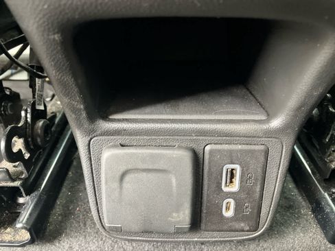 Used 2025 Buick Encore GX Avenir w/ Avenir Technology Package FWD image 34