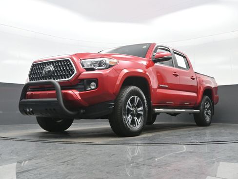 Used 2019 Toyota Tacoma TRD Sport image 26
