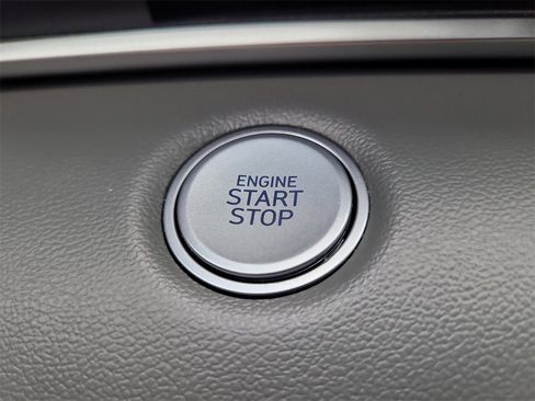 Used 2022 Hyundai Elantra SEL w/ Convenience + Premium Package image 24