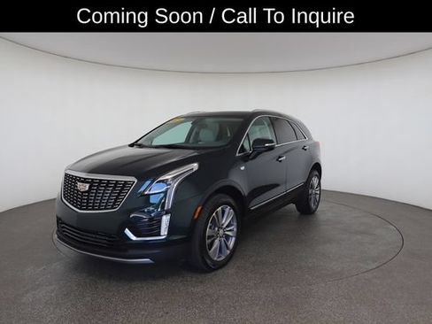 Used 2025 Cadillac XT5 Premium Luxury AWD/4WD image 2