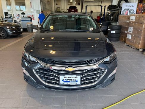 Used 2020 Chevrolet Malibu LS FWD image 2